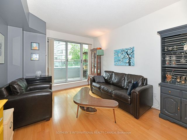 203 - 600 Queens Quay W