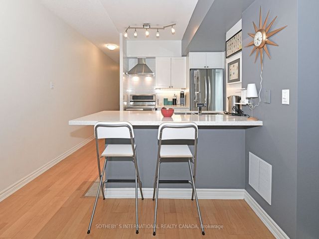 203 - 600 Queens Quay W