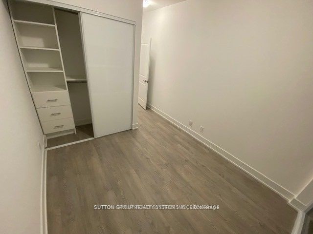 807 - 11 Lillian St