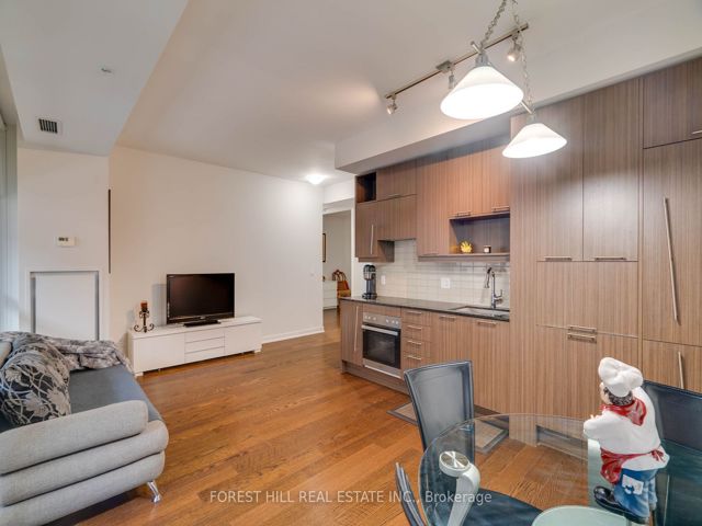 318 - 199 Richmond St W