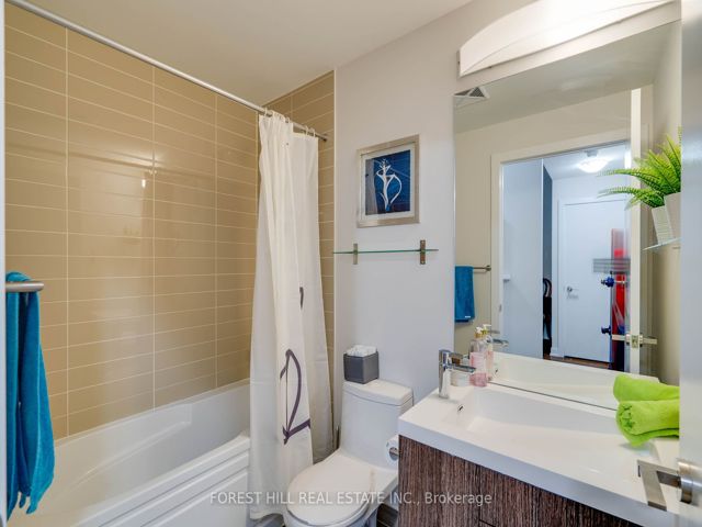 318 - 199 Richmond St W