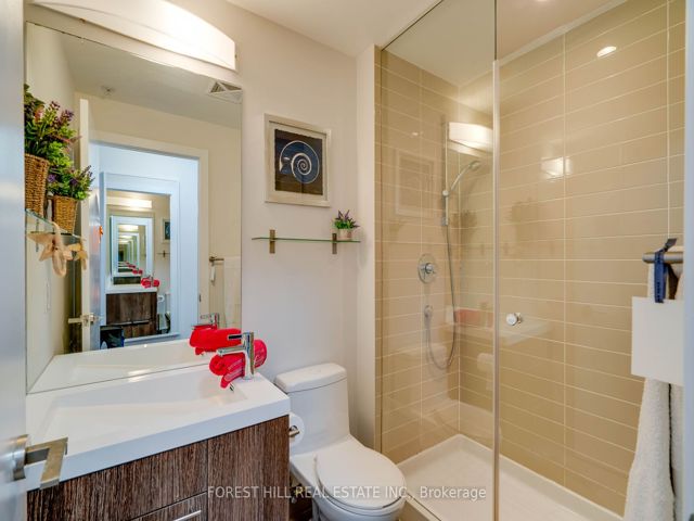 318 - 199 Richmond St W