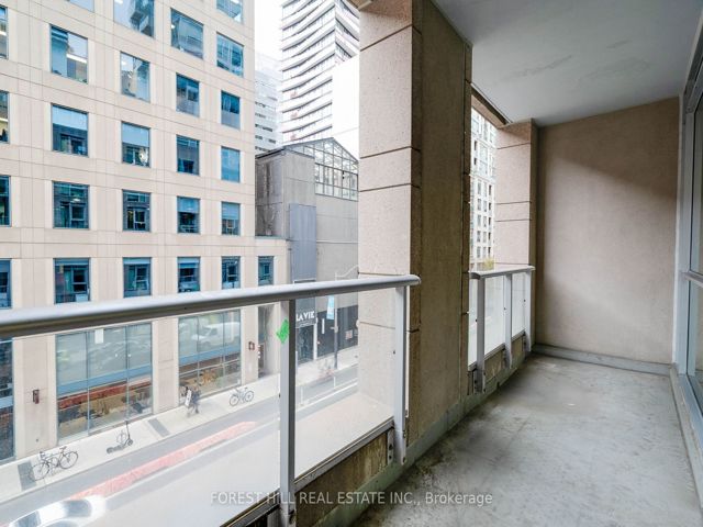 318 - 199 Richmond St W