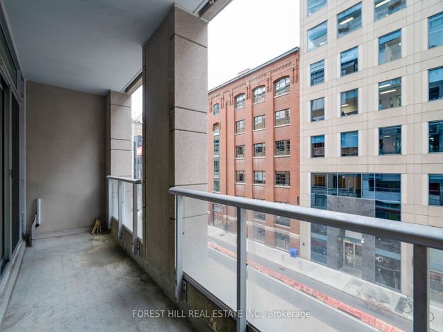 318 - 199 Richmond St W