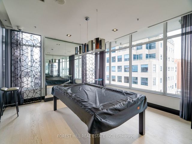 318 - 199 Richmond St W