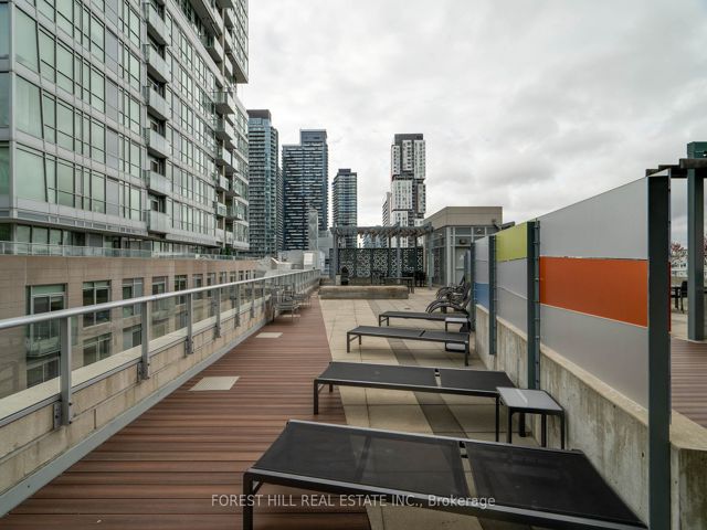 318 - 199 Richmond St W