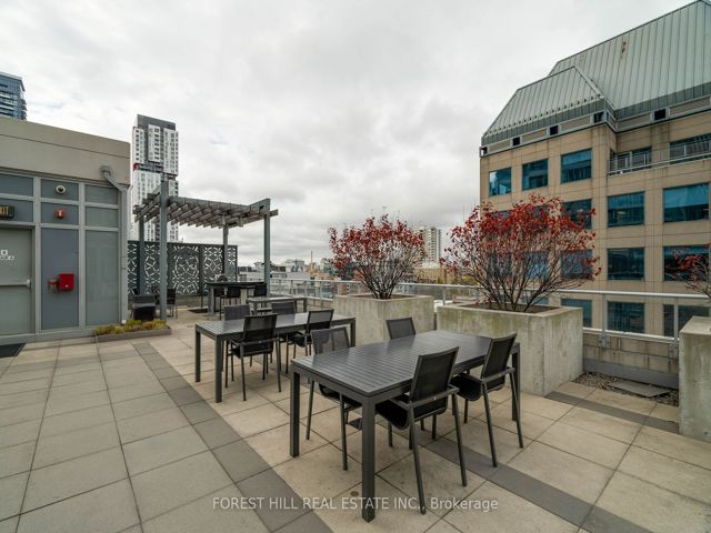 318 - 199 Richmond St W