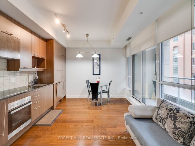 318 - 199 Richmond St W