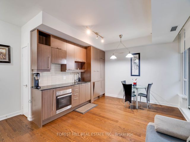 318 - 199 Richmond St W