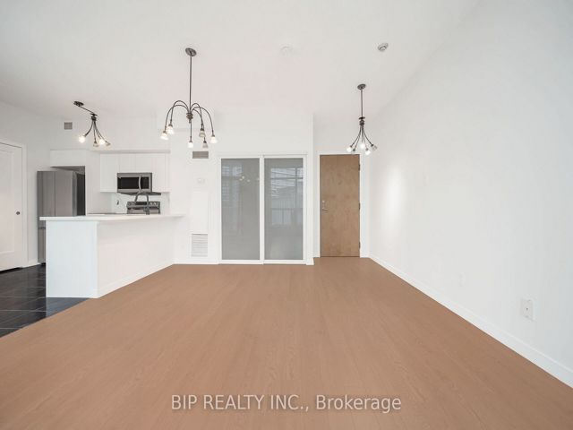 SPH16 - 600 Queens Quay W