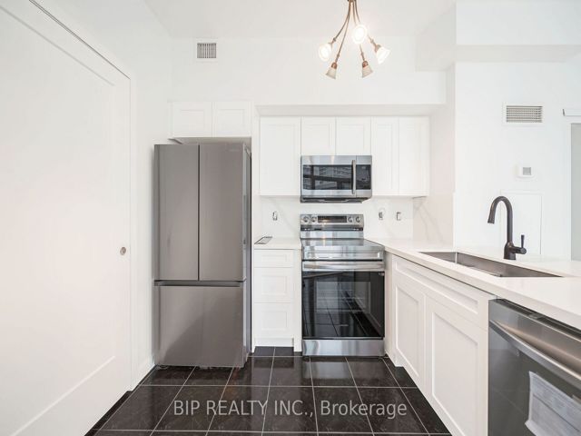 SPH16 - 600 Queens Quay W