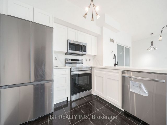 SPH16 - 600 Queens Quay W