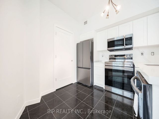 SPH16 - 600 Queens Quay W