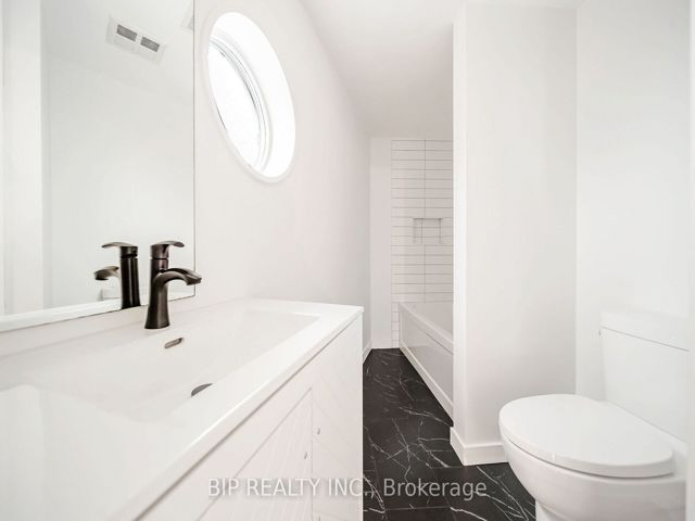 SPH16 - 600 Queens Quay W