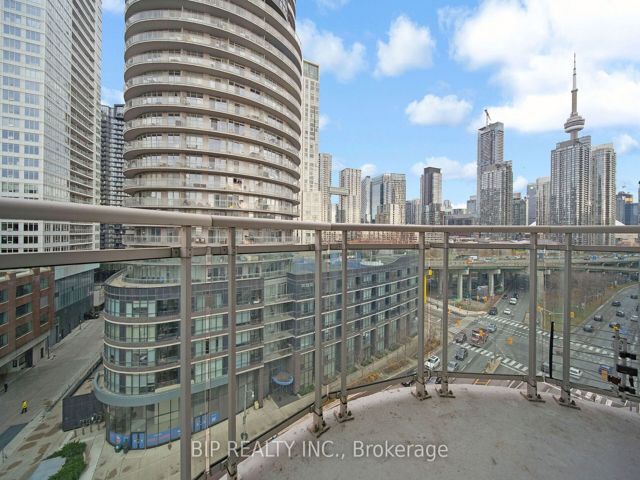 SPH16 - 600 Queens Quay W