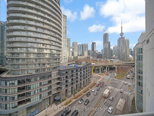 SPH16 - 600 Queens Quay W