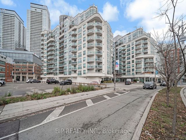 SPH16 - 600 Queens Quay W