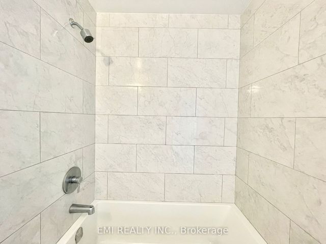 405 - 36 Forest Manor Rd