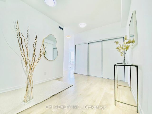 405 - 36 Forest Manor Rd