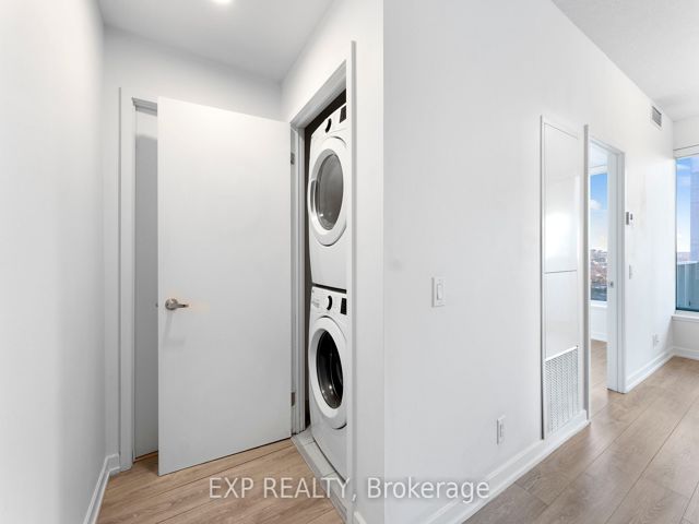 1605 - 20 Tubman Ave E