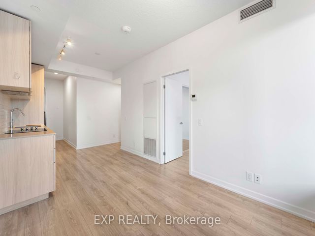 1605 - 20 Tubman Ave E