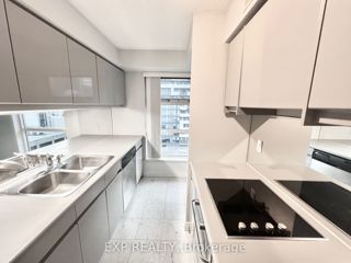 1605 - 50 Lombard St