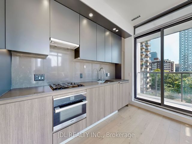 403 - 81 Wellesley St E