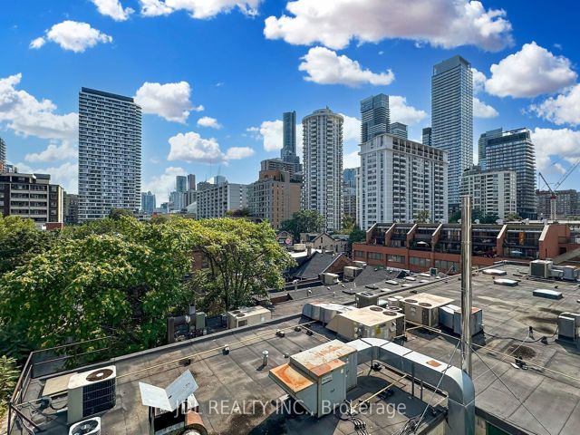 403 - 81 Wellesley St E