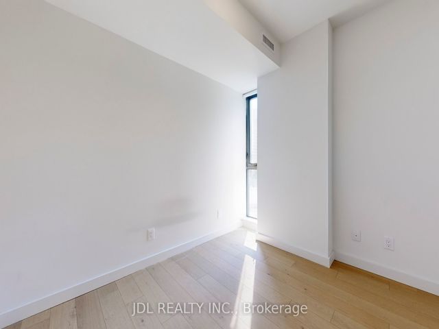 403 - 81 Wellesley St E
