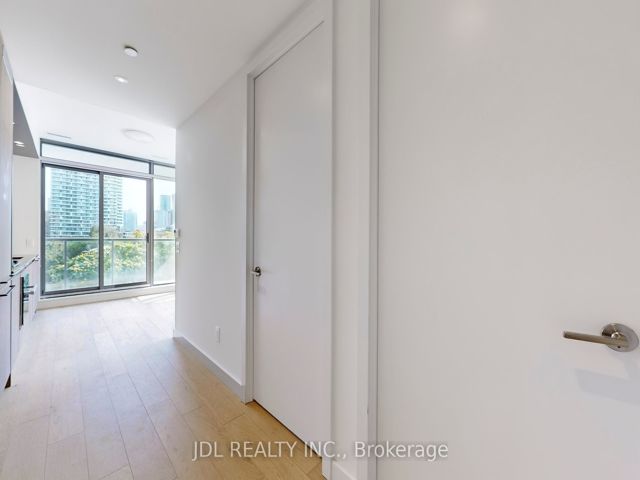 403 - 81 Wellesley St E