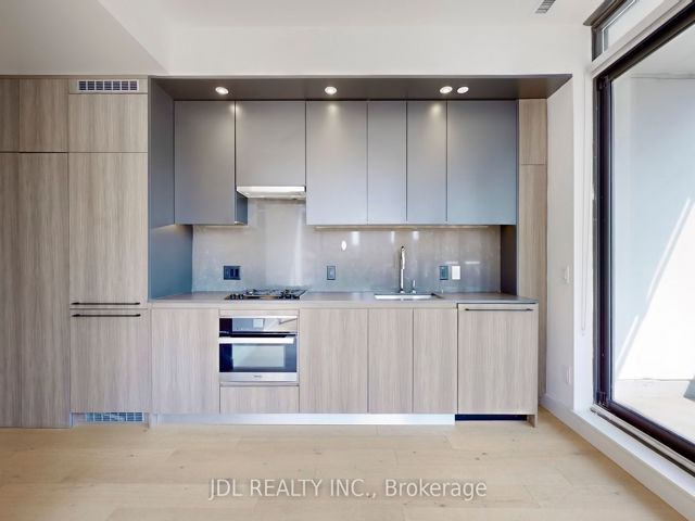 403 - 81 Wellesley St E