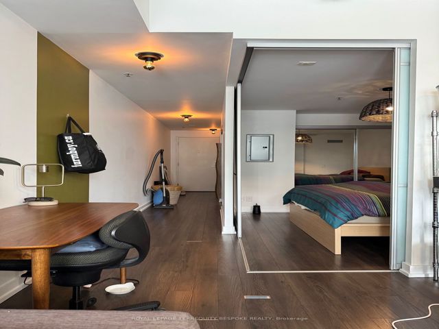 409 - 707 Dovercourt Ave