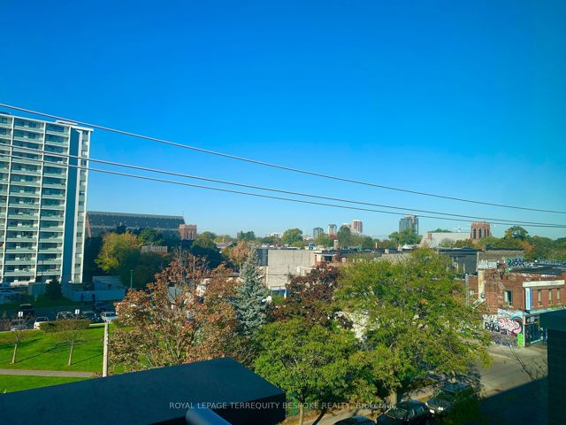 409 - 707 Dovercourt Ave