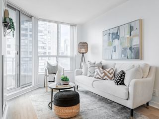 628 - 230 Queens Quay W