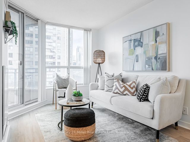 628 - 230 Queens Quay W