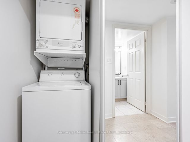 628 - 230 Queens Quay W