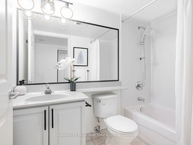 628 - 230 Queens Quay W
