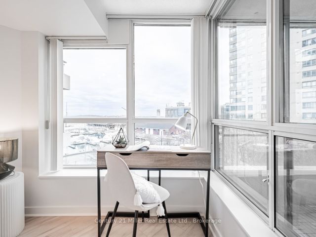628 - 230 Queens Quay W