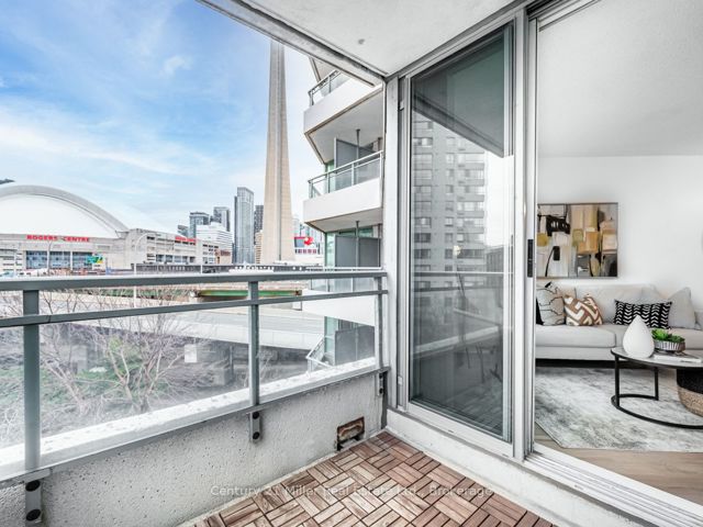 628 - 230 Queens Quay W