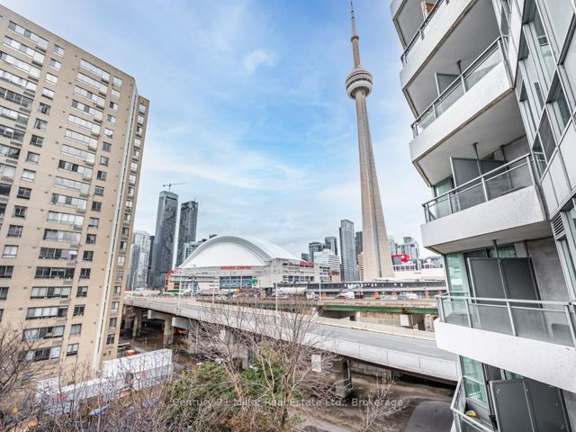 628 - 230 Queens Quay W
