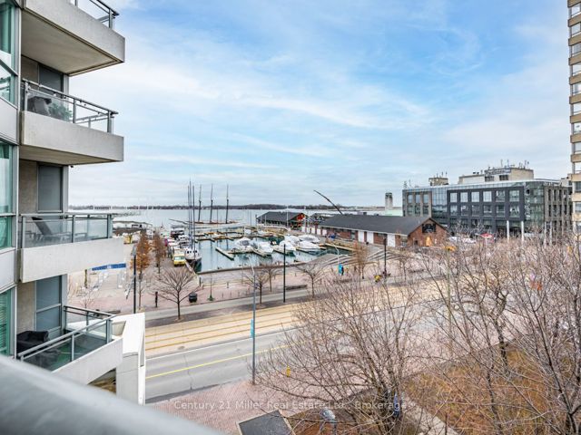 628 - 230 Queens Quay W