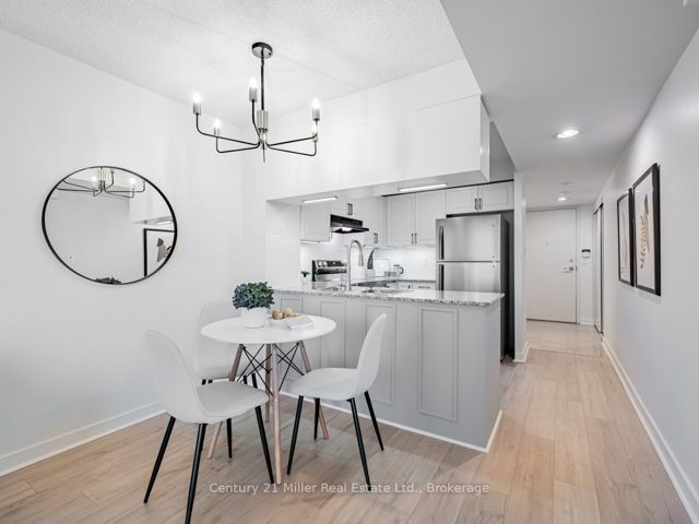628 - 230 Queens Quay W