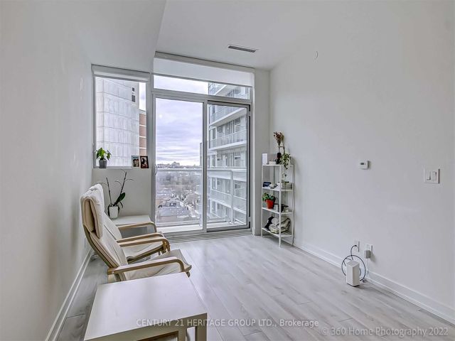 1011 - 33 Helendale Ave