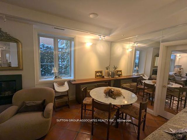 108 - 21 Shaftesbury Ave