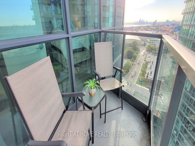 2502 - 219 Fort York Blvd