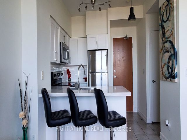 2502 - 219 Fort York Blvd