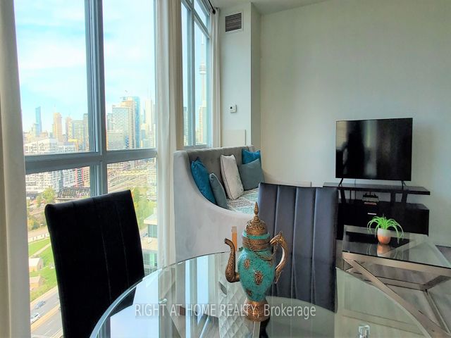 2502 - 219 Fort York Blvd