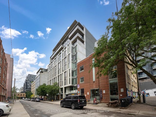 902 - 32 Camden St