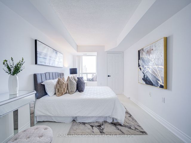 2503 - 35 Finch Ave E