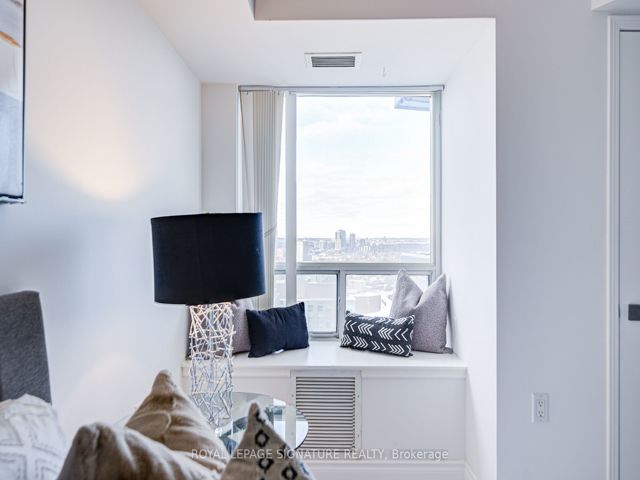 2503 - 35 Finch Ave E